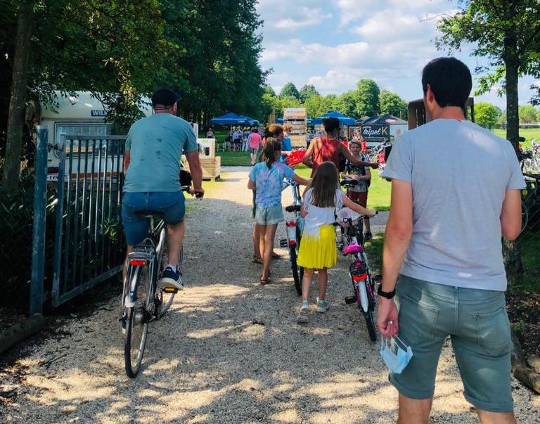 Café Cartouche fietser is koning zomerbar Diepenbeek fietsbar